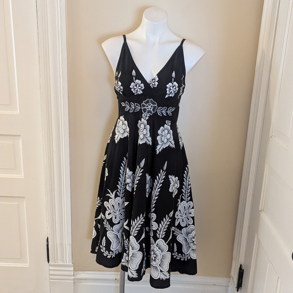 Y2k Uniti Casuals Black And White Hawaiian Print … - image 1